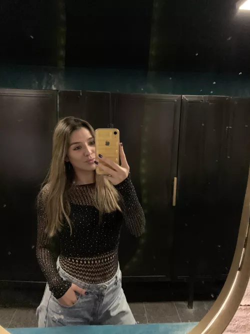 Wearing my fave croptop