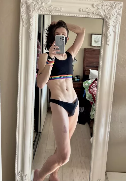 [22] do femme twinks belong here?👉🏻👈🏻