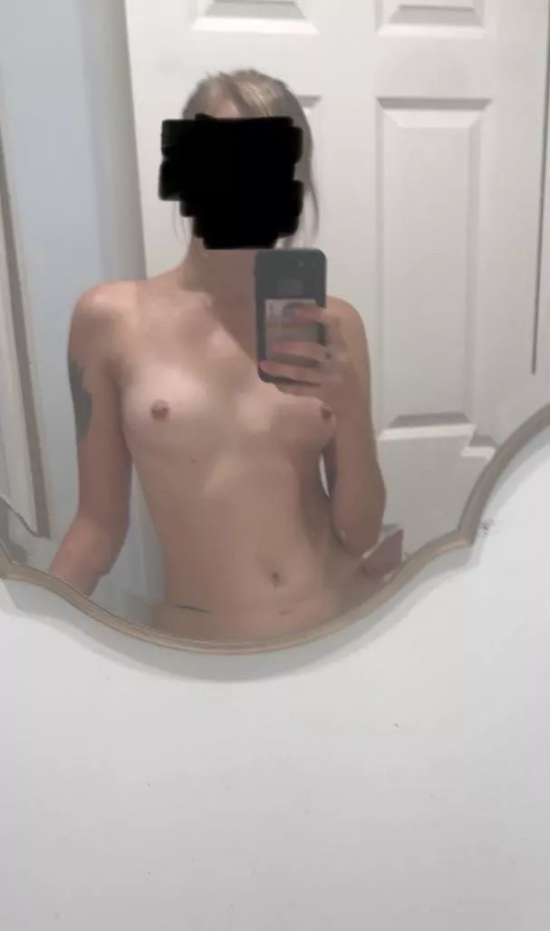 25f 5’3 105lb How do I look?