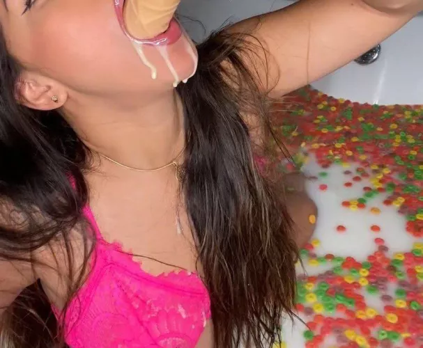 Can you stay here for awhile to enjoy my sexy body?