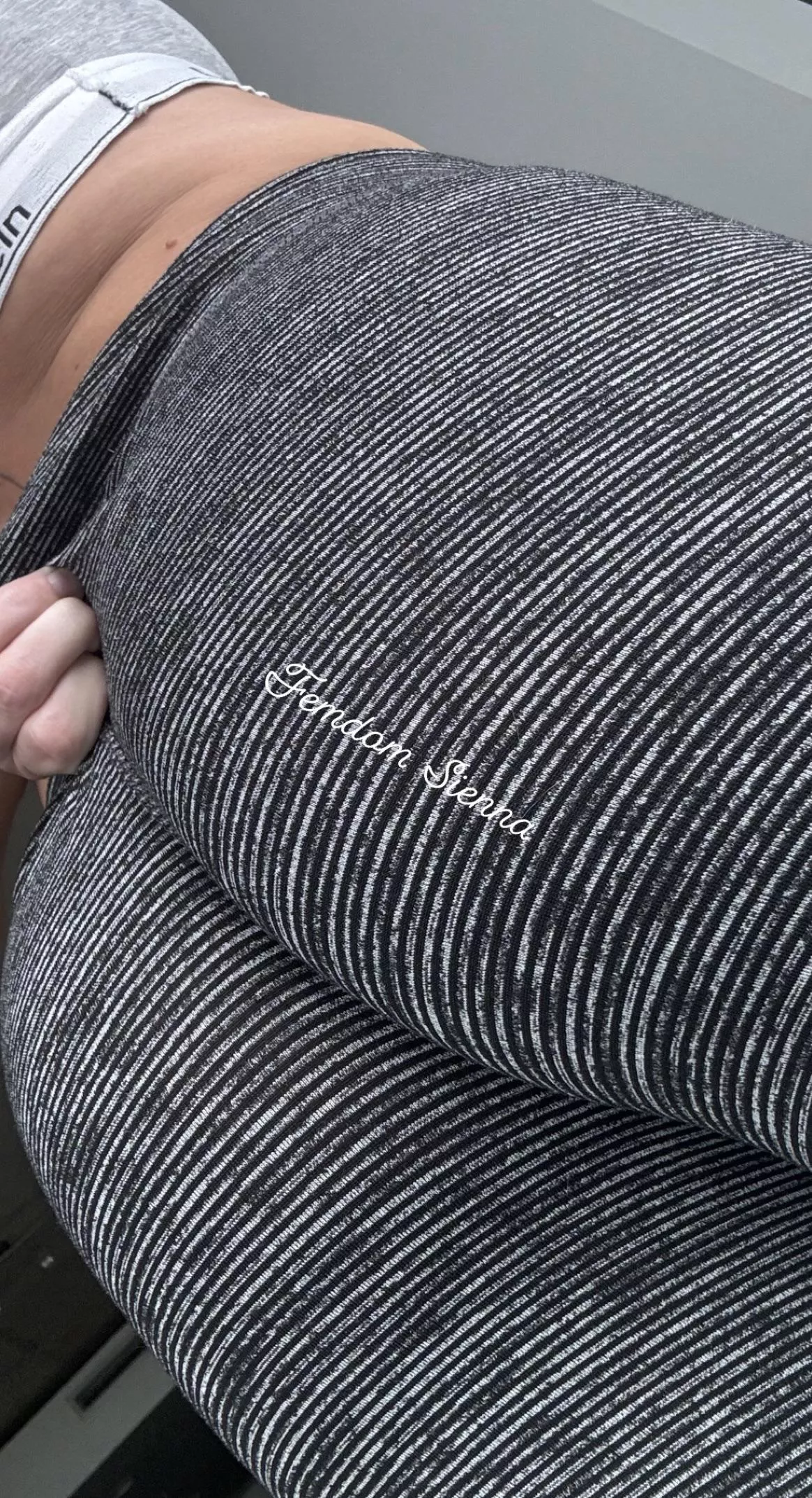 Deep wedgie in my workout leggings