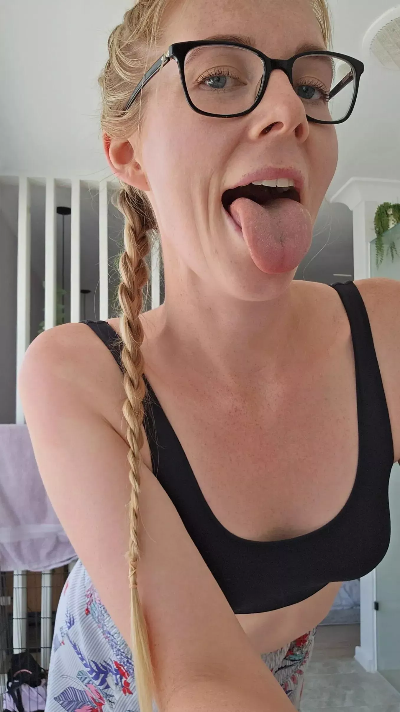 Drop a 🍒, If you'd accept my nudes with no hesitation