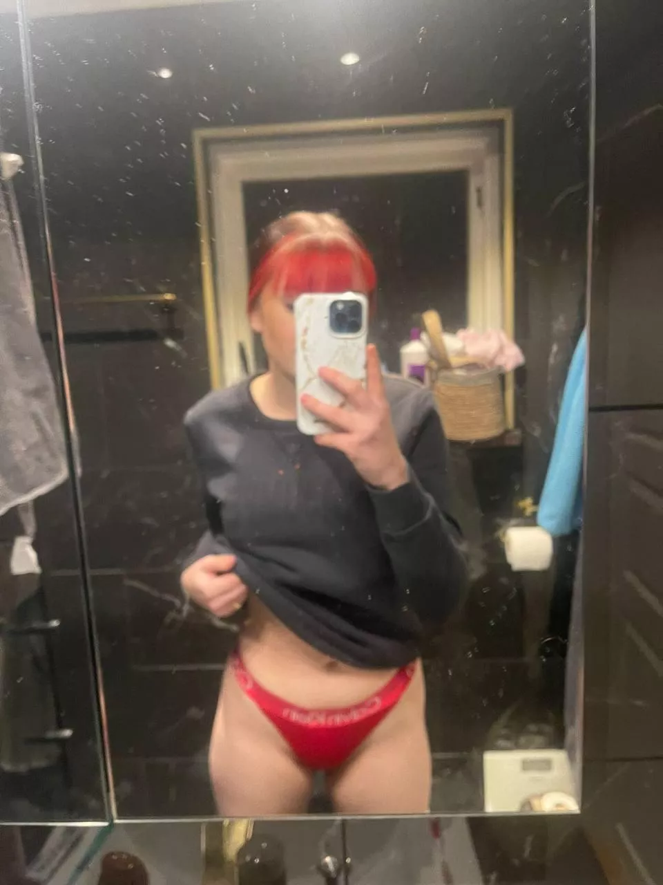 Gilla om ni vill se mina nakenbilder🤭