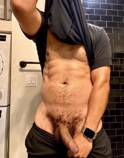 Having a hard time taking my shirt off, cum help.