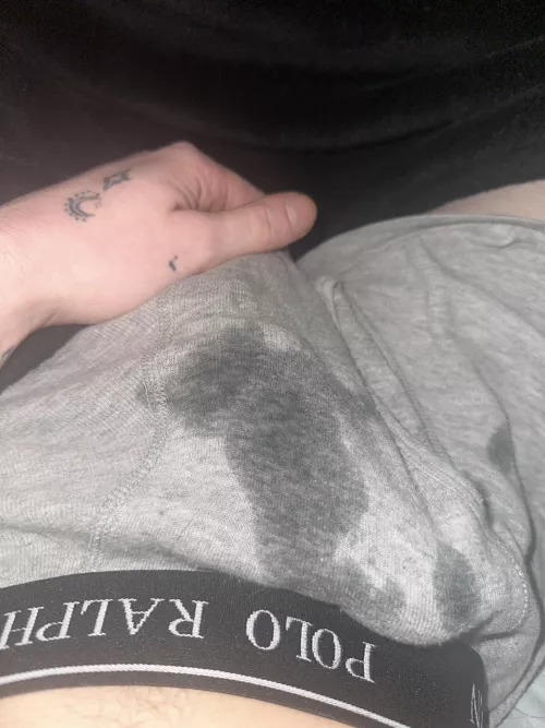 hmu if u what underwear that i piss in ;)