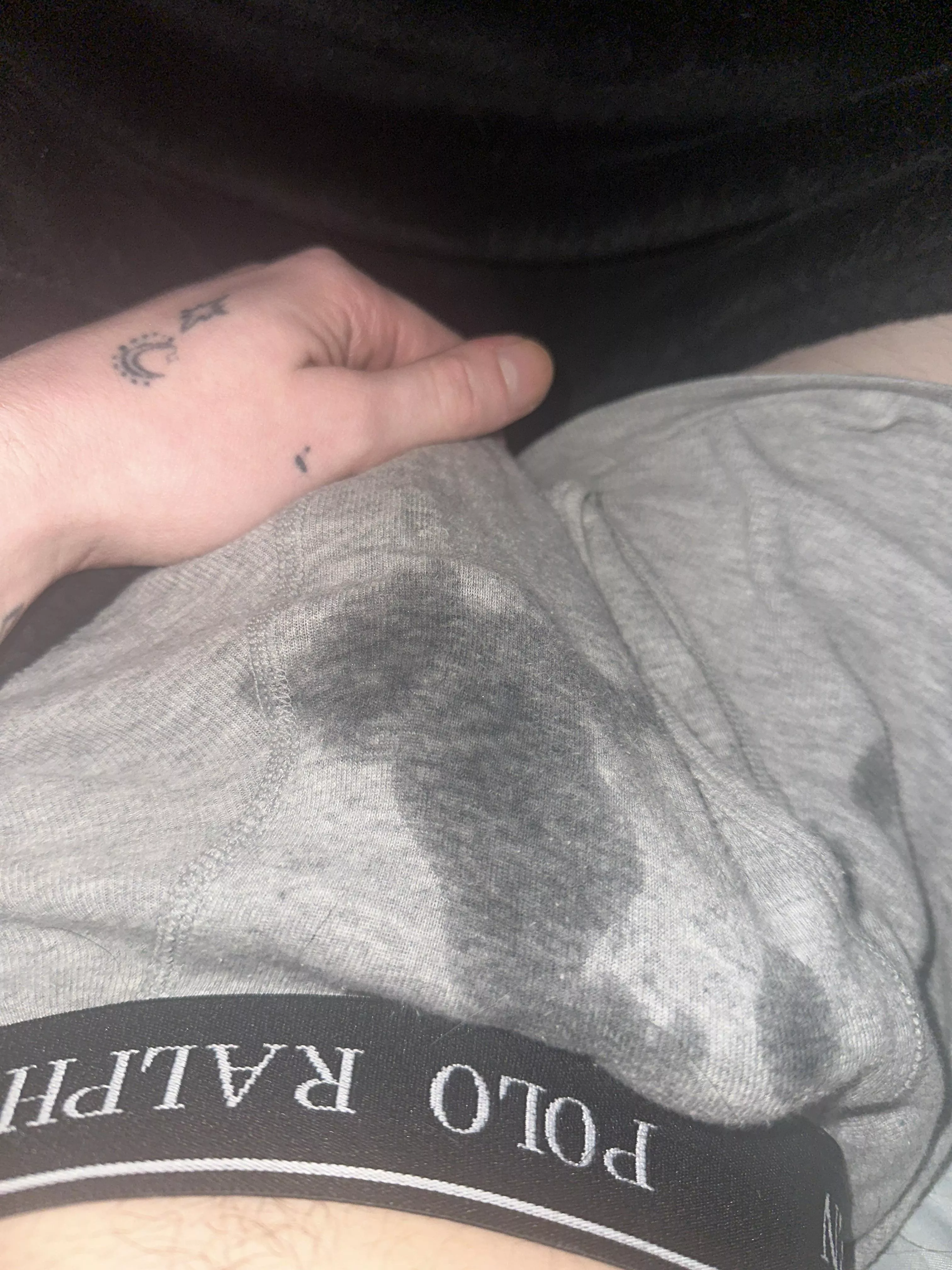 hmu if u what underwear that i piss in ;)