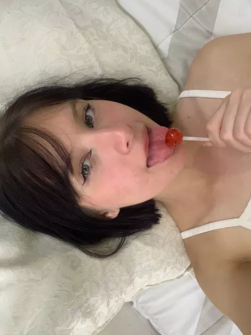 How do I look sucking this lollipop? 18y/o btw