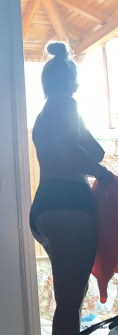 I like to wear my panties only and it feels so comfortable!