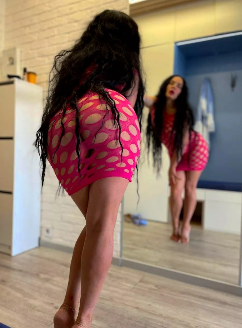 I'd be happy if you enjoy my booty today