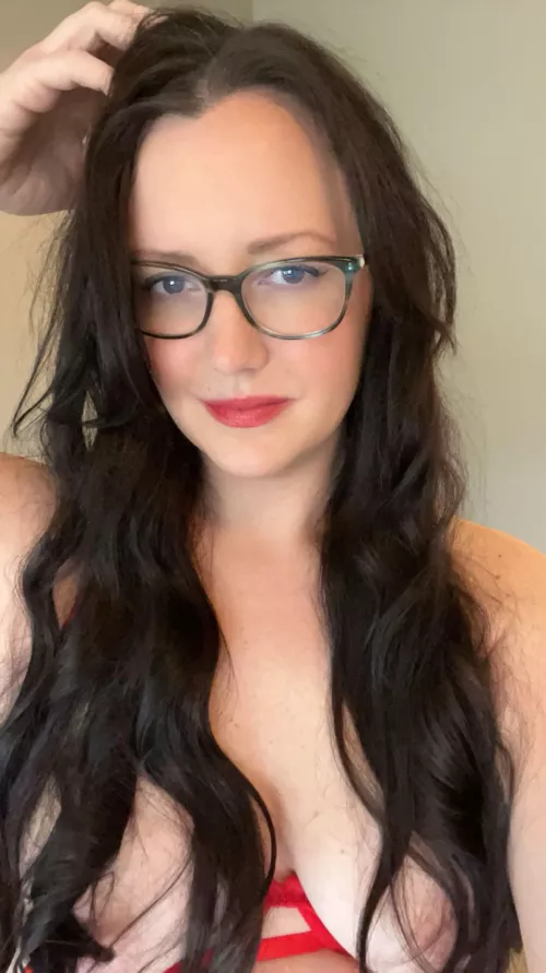 Just your neighborhood MILF saying Hi