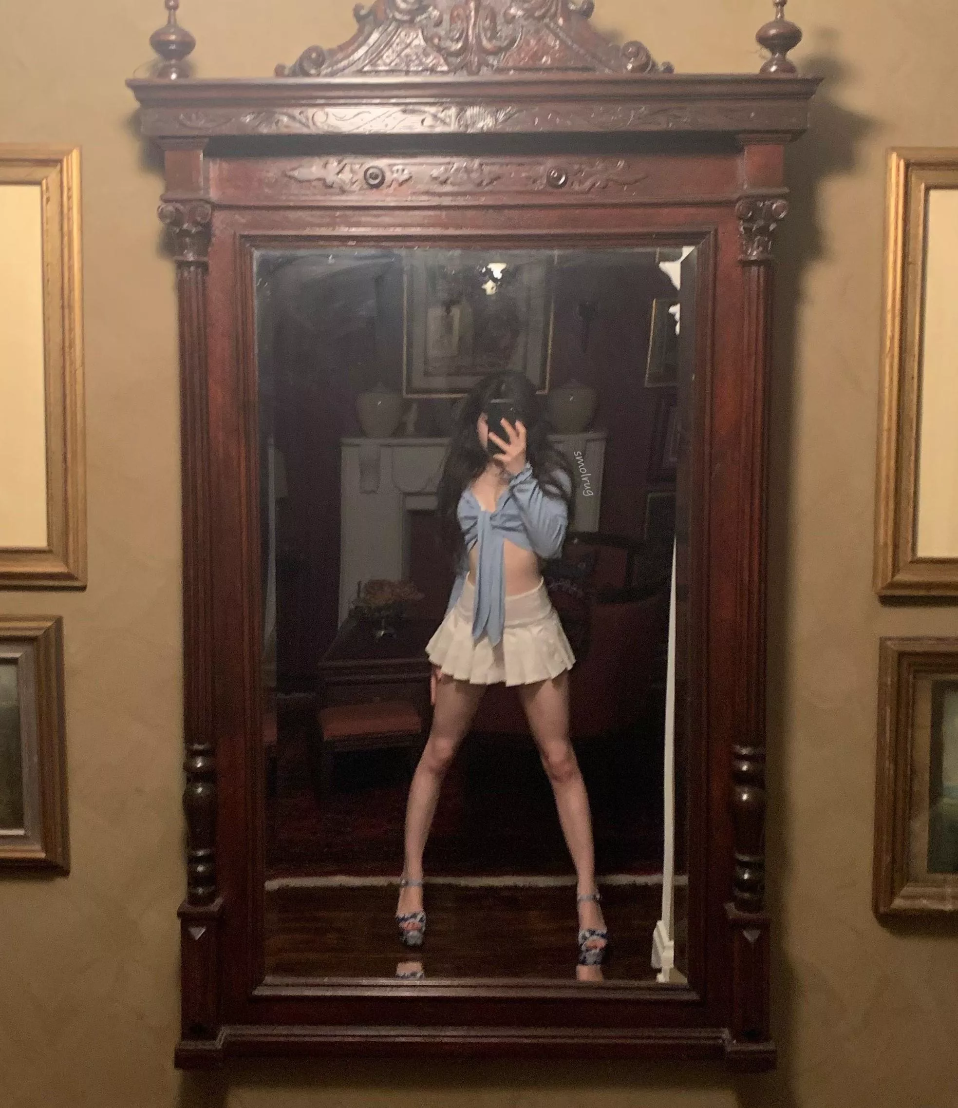 lie down so i can stand over your face 18f