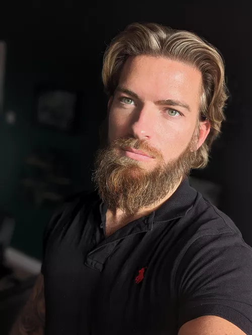 Long hair with a long beard, yes or no?