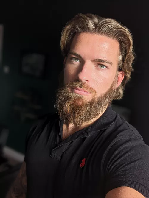 Long hair with a long beard, yes or no?