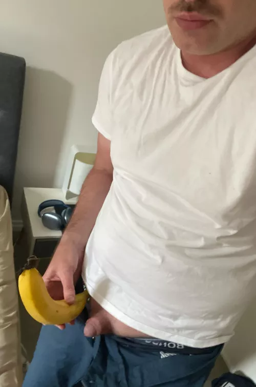 My tiny cock vs banana 🍤🍤🤏🏻