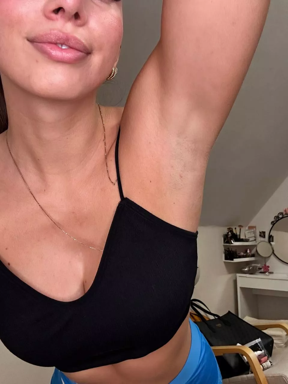 my type is guys who lick armpit on the first date