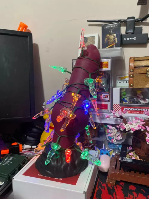 Oh Christmas dildo, Christmas dildooo~ how sexy your lube stains are~🎶