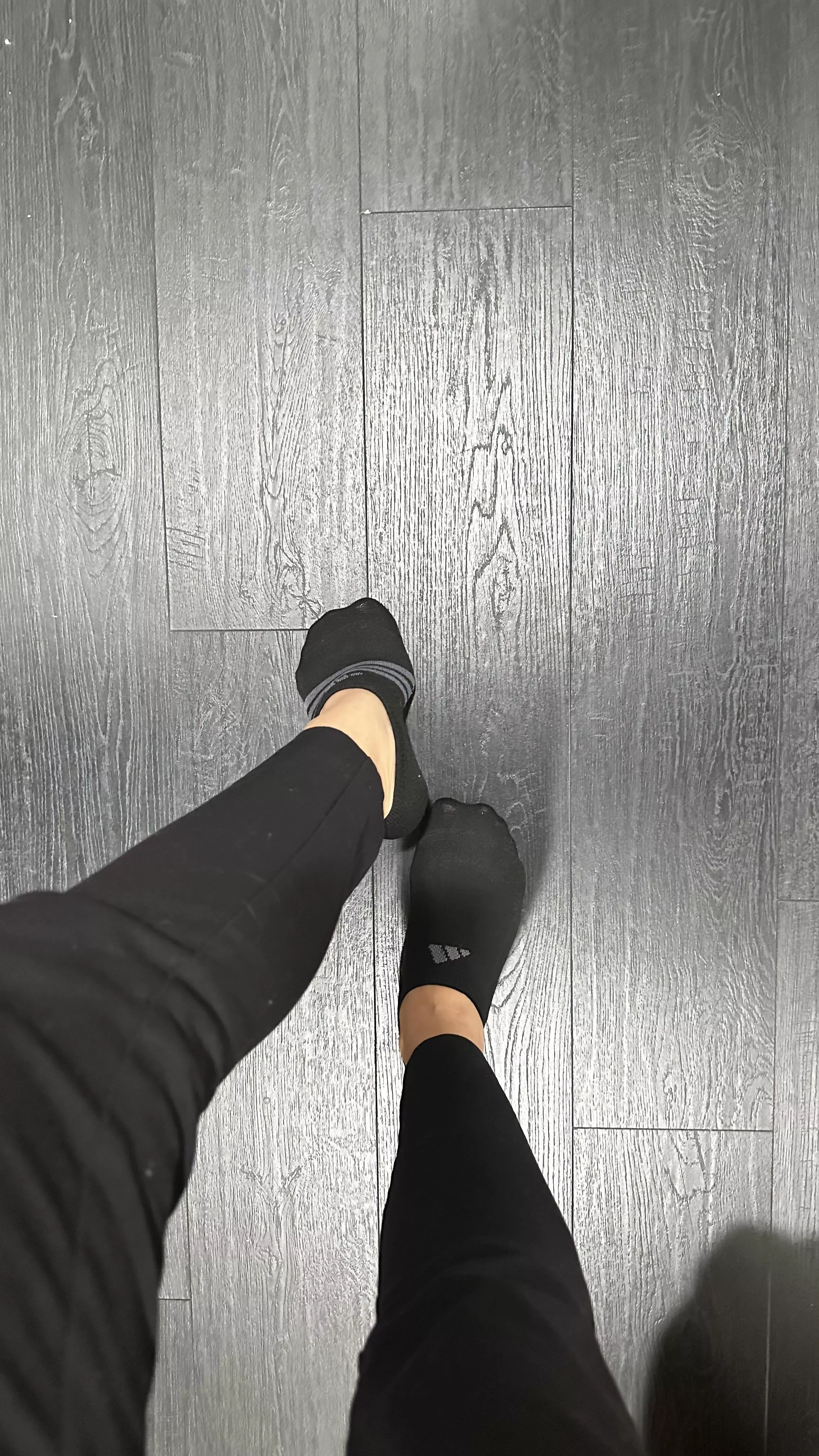 Selling (US based-Free shipping) Proof of wear and tracking info included