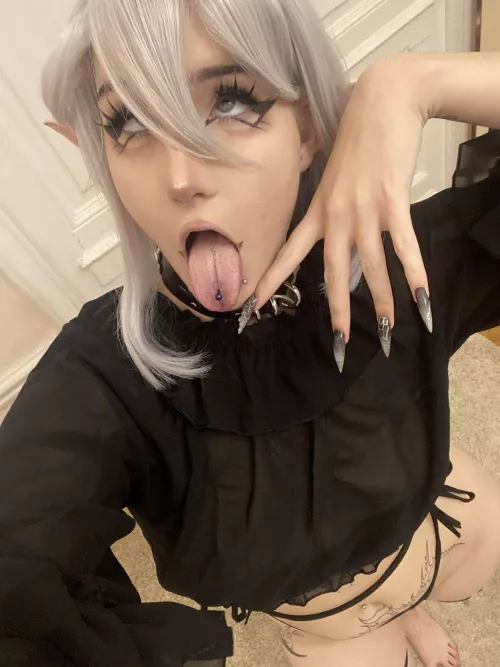 When I'm immersed in ahegao, it's hard for me to stop it