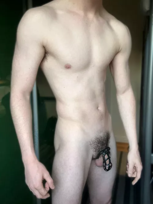 Would you fuck a caged twunk? 😏