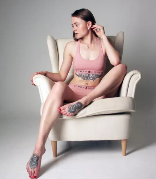 Would you like eat my pussy ?💛💙