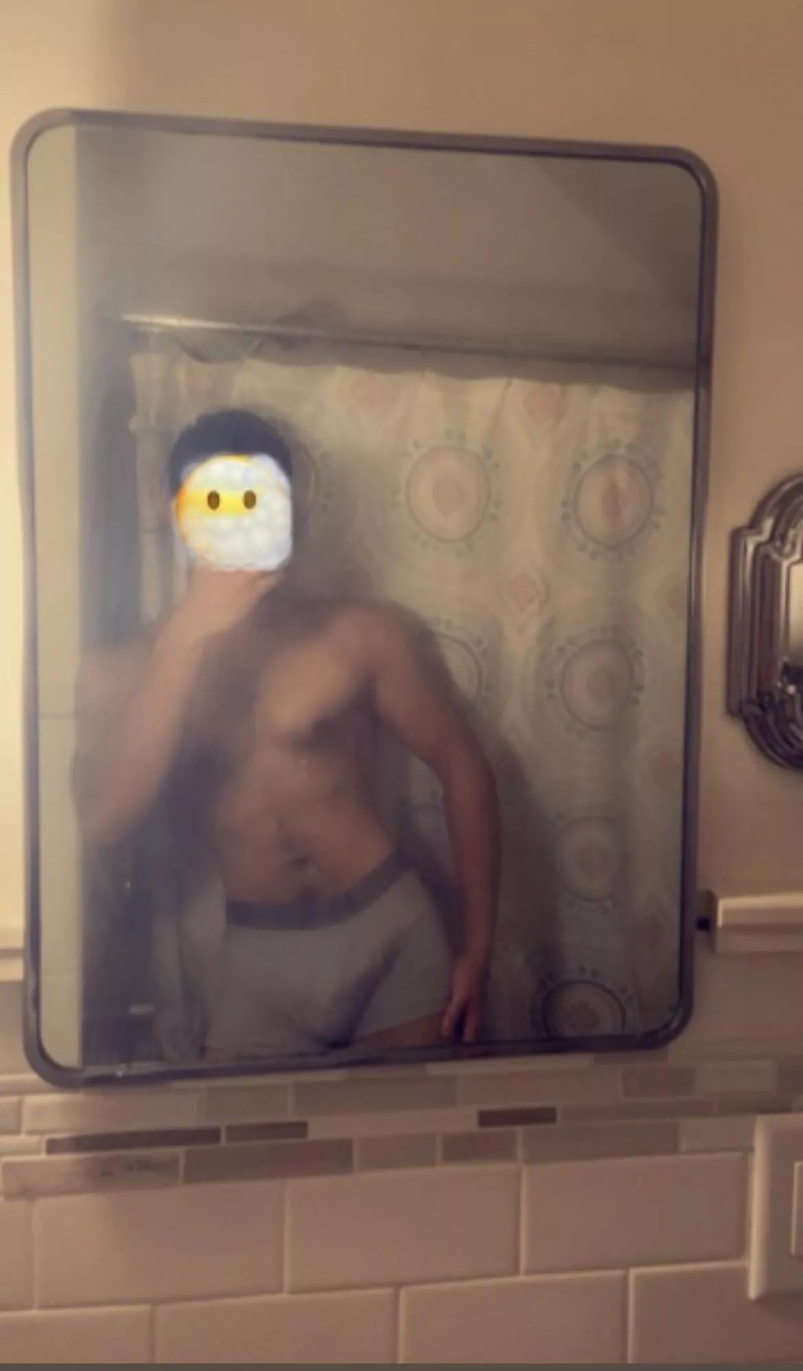 22 M and horny af add me on snap: buccwes23