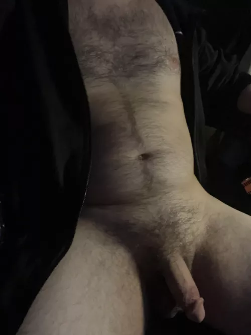 Anyone need a horny bottom?