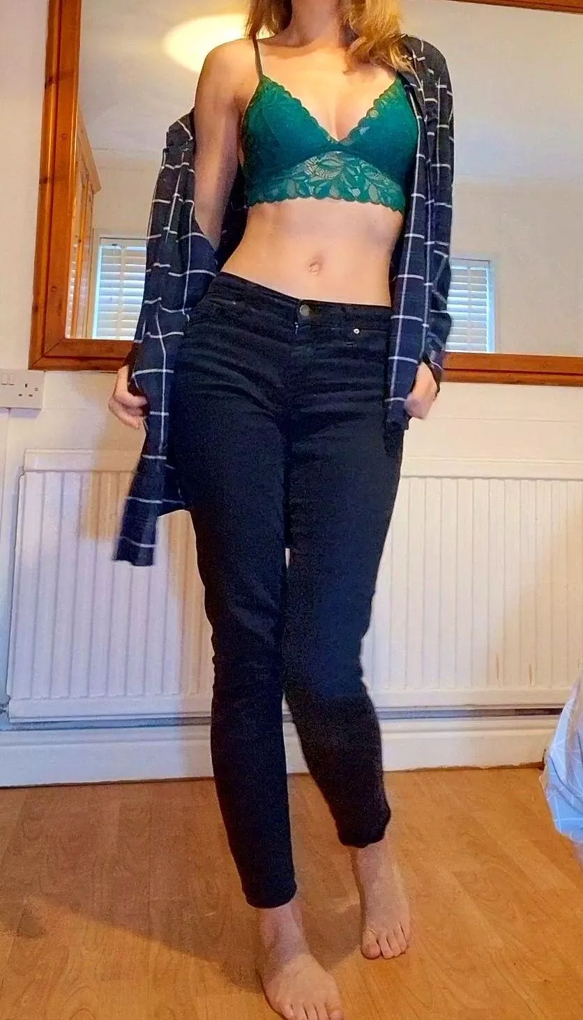 Bralettes as crop tops is my new thing