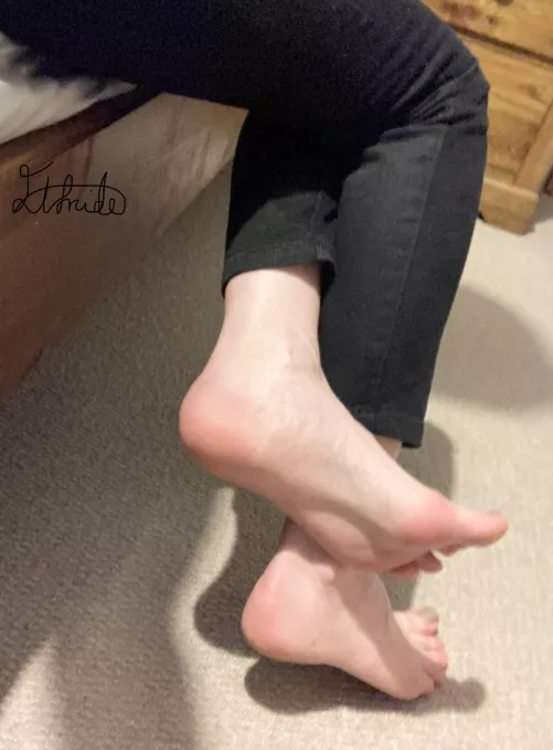Crossed soles