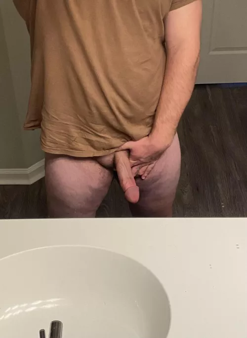 Get on your knees and let me fill your throat with seamen😜