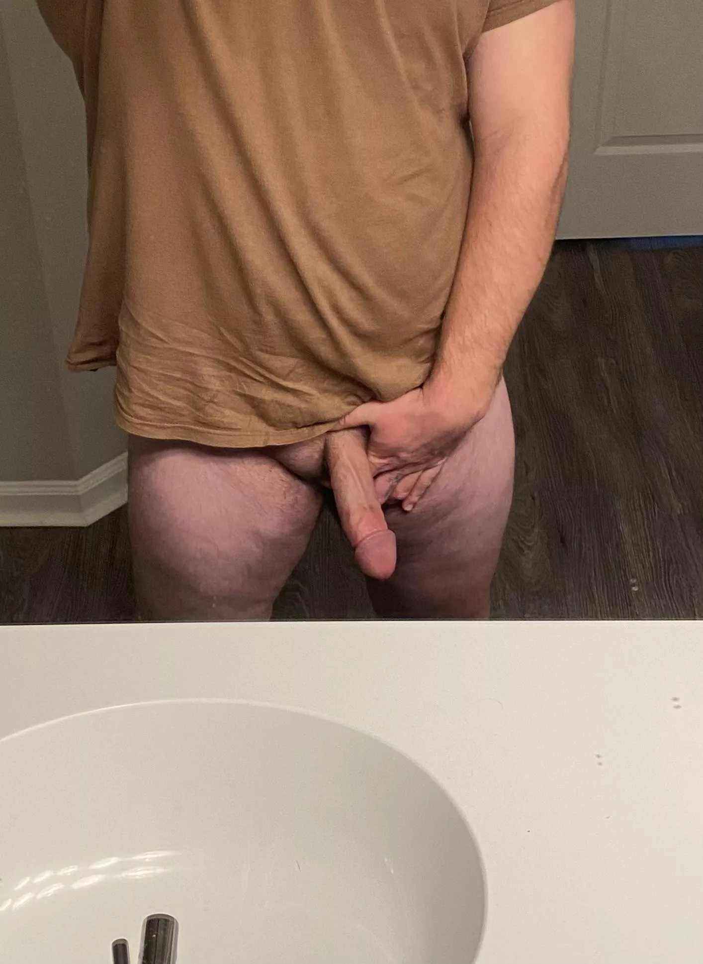 Get on your knees and let me fill your throat with seamen😜