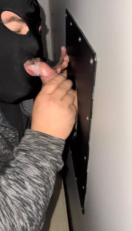 Glory hole cumslut
