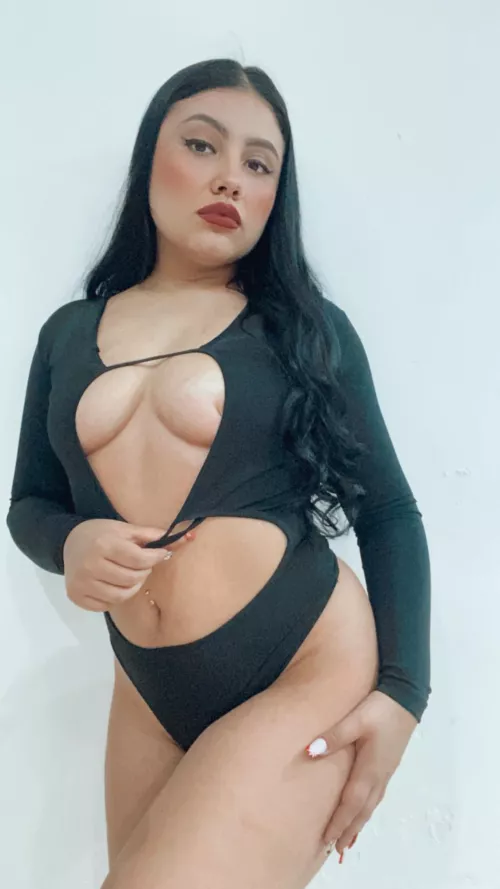 Have your way with my tits and tie me up.