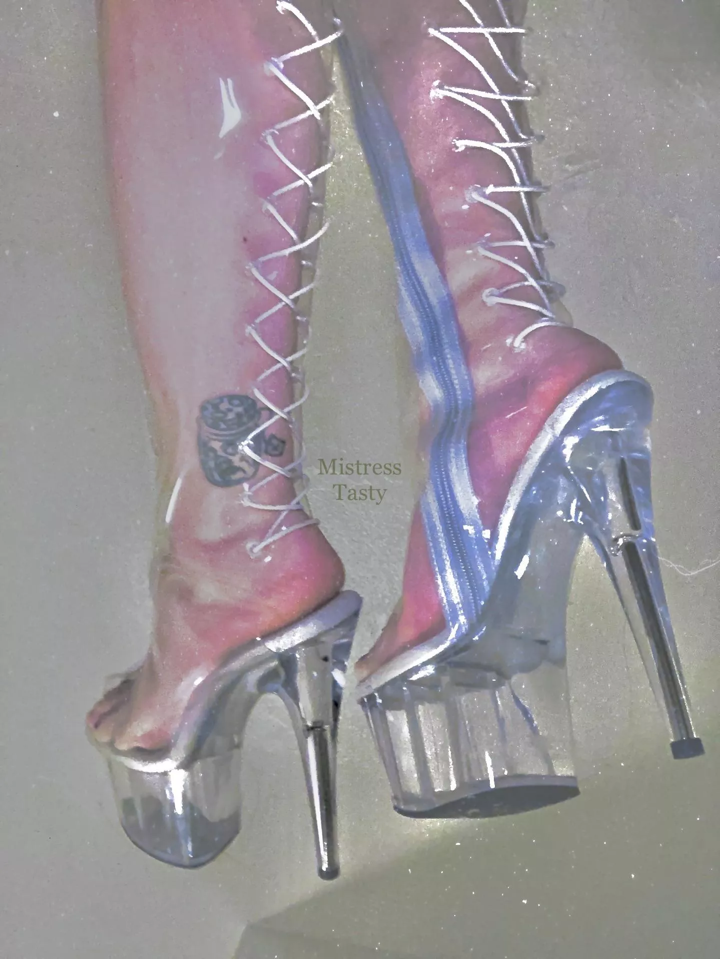 Hi, I'm MistressTasty. You can find me on !nsta & the spicy 🌶 site :) I LOVE heels & boots!