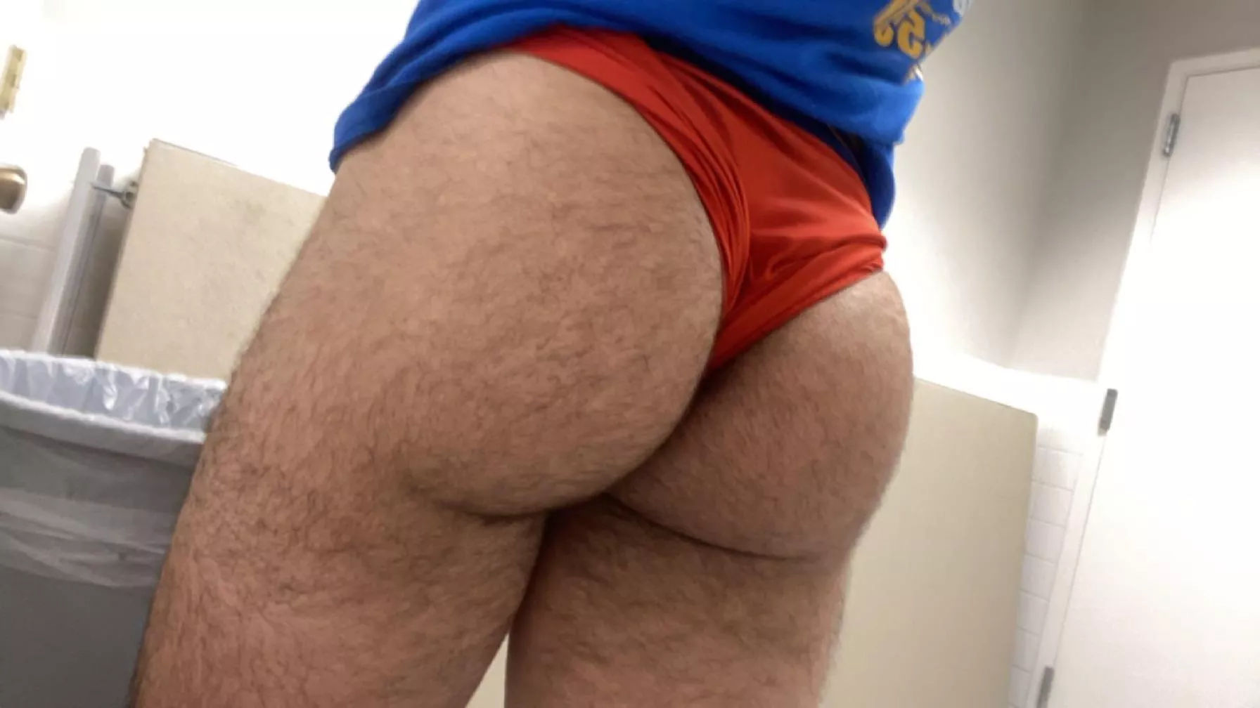 I think this might be the new way to wear briefs 😜