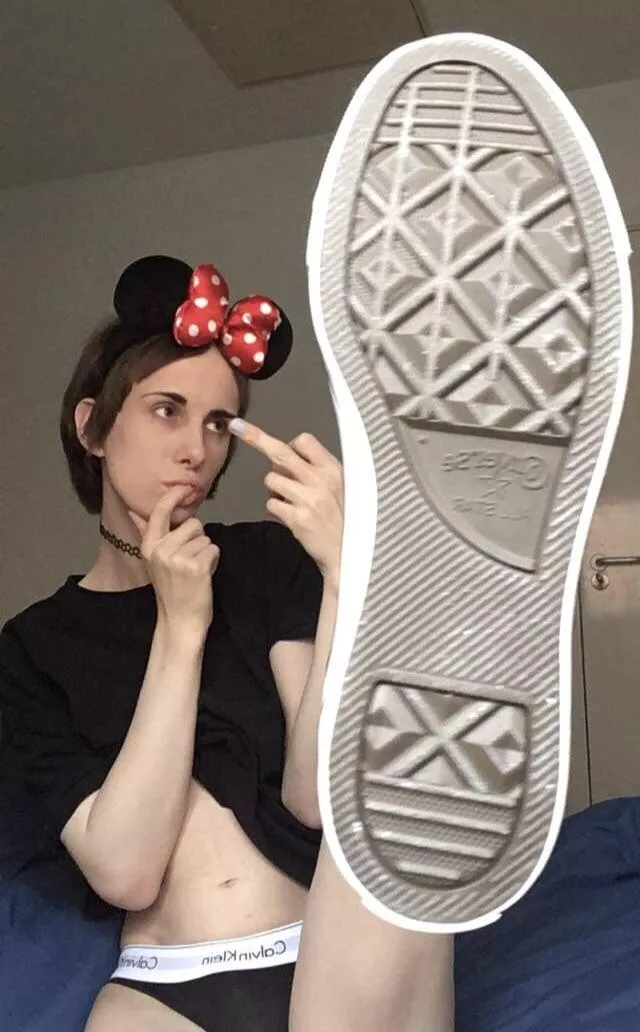 I wanna stamp on your balls 😈