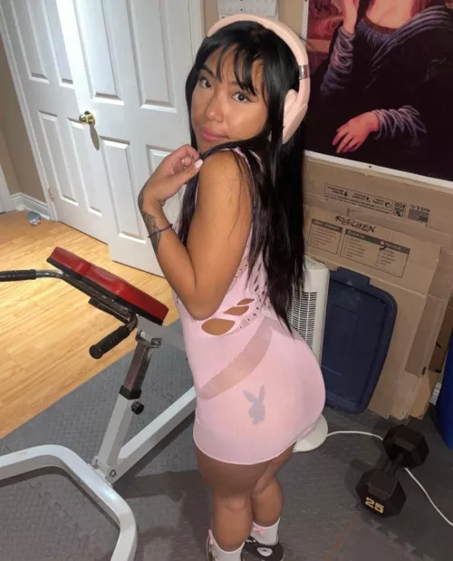 if you could help this filipina cumslut workout, how would you ? 👅🥰🤩 i do get fucked on the bench too
