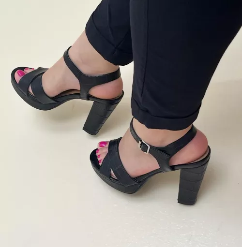 Is this a nice color on me?