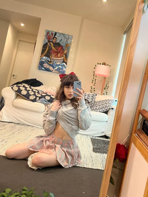 Just want to be someones good little girl.. any volunteers? 🤍