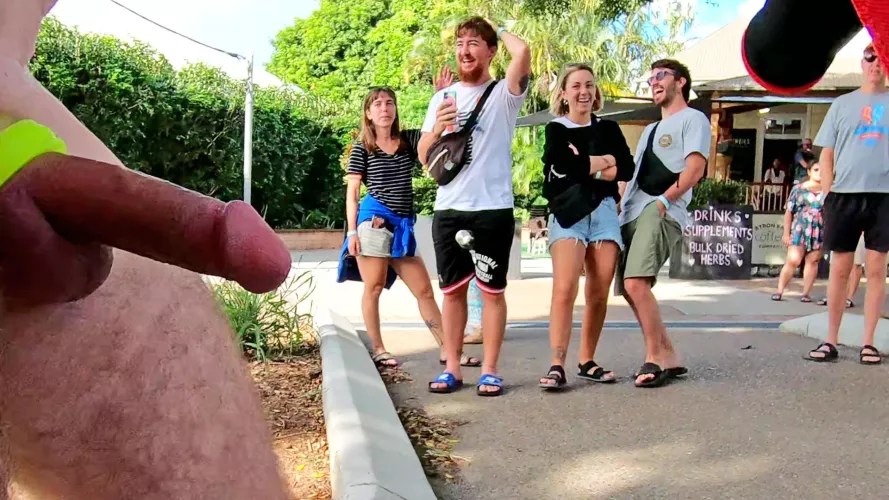 Looks everybody's happy to see this public erection at WNBR!!