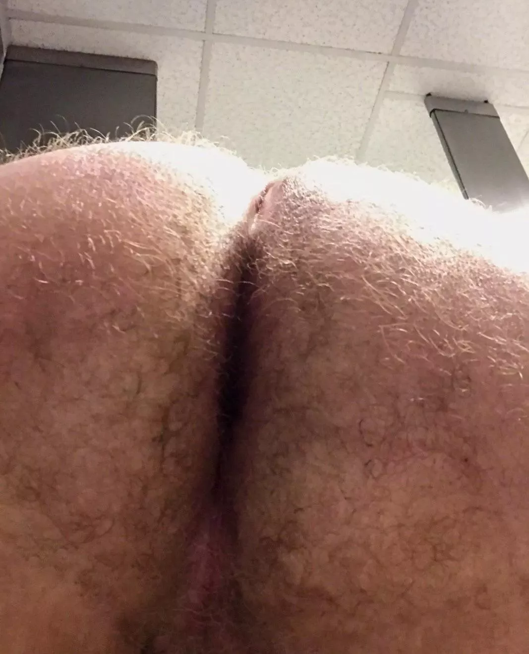 Musky sweaty gym ass