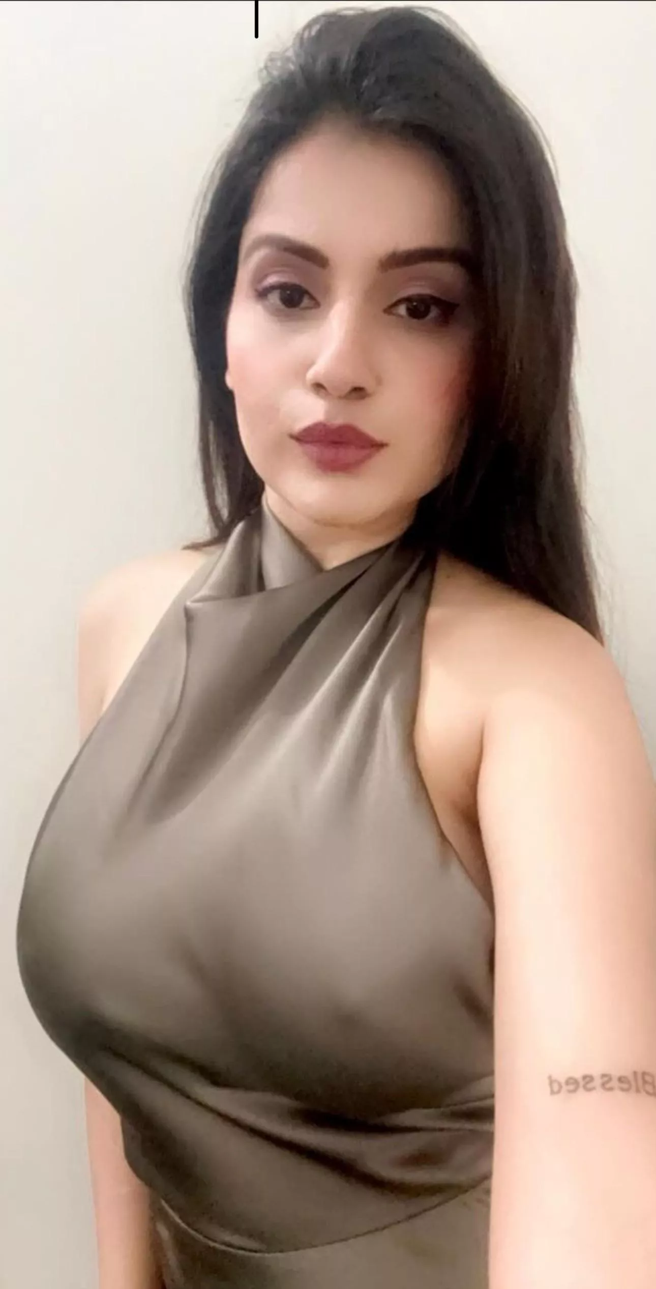 Nidhi Chaudhary Hot 🍑🍑🍑