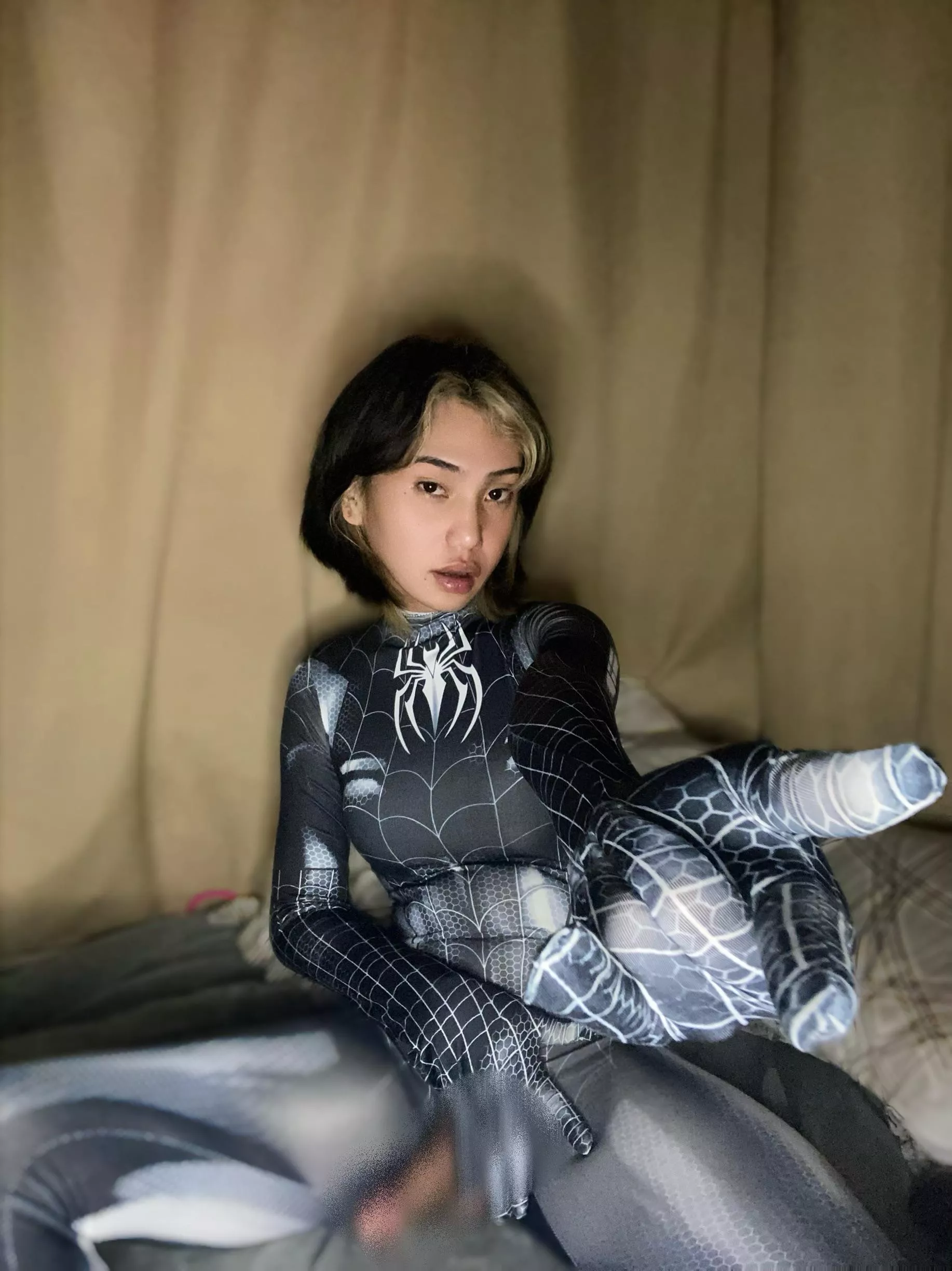 Venom hahahahahaha do i look cute with my costume 🕸️🕷️💞