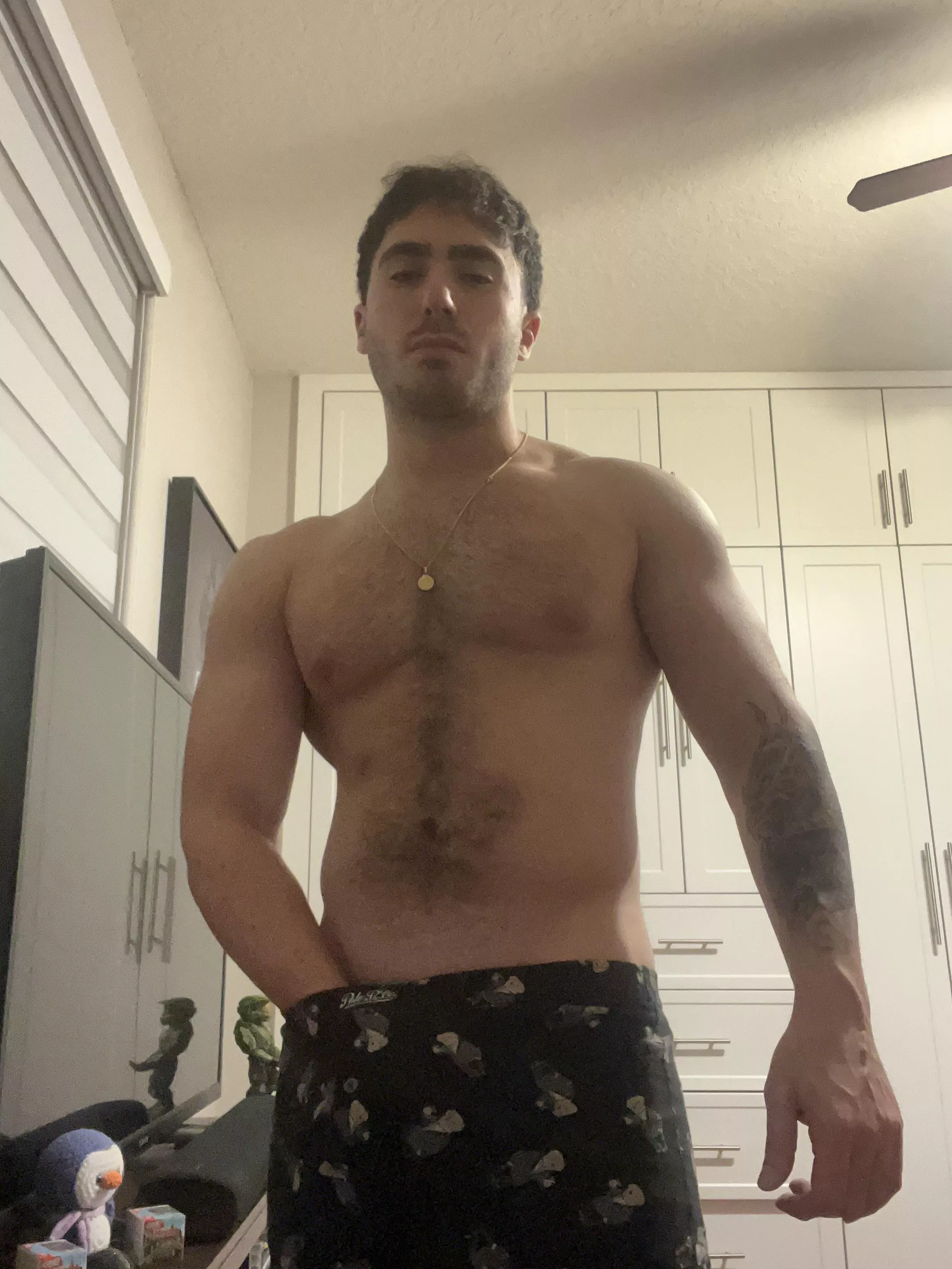 Who can help me cum?