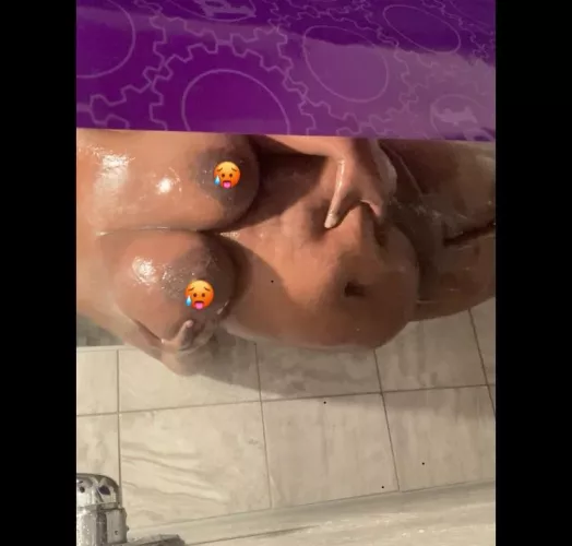 Y’all love me in here huh? 🥵