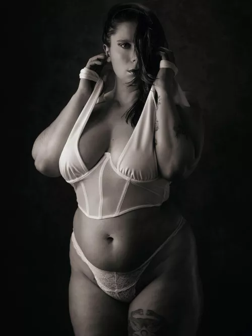 You wouldn't pass on a thick milf, right?