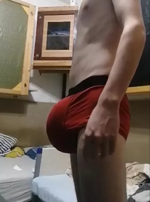 19 yr old morning wood after thinking about the cheerleaders a little too long (dms open)