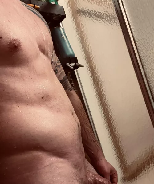 Any sugar mamas out there? I'd make it worth your while 😏