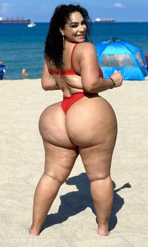 Big cheeks 🍑💦😛