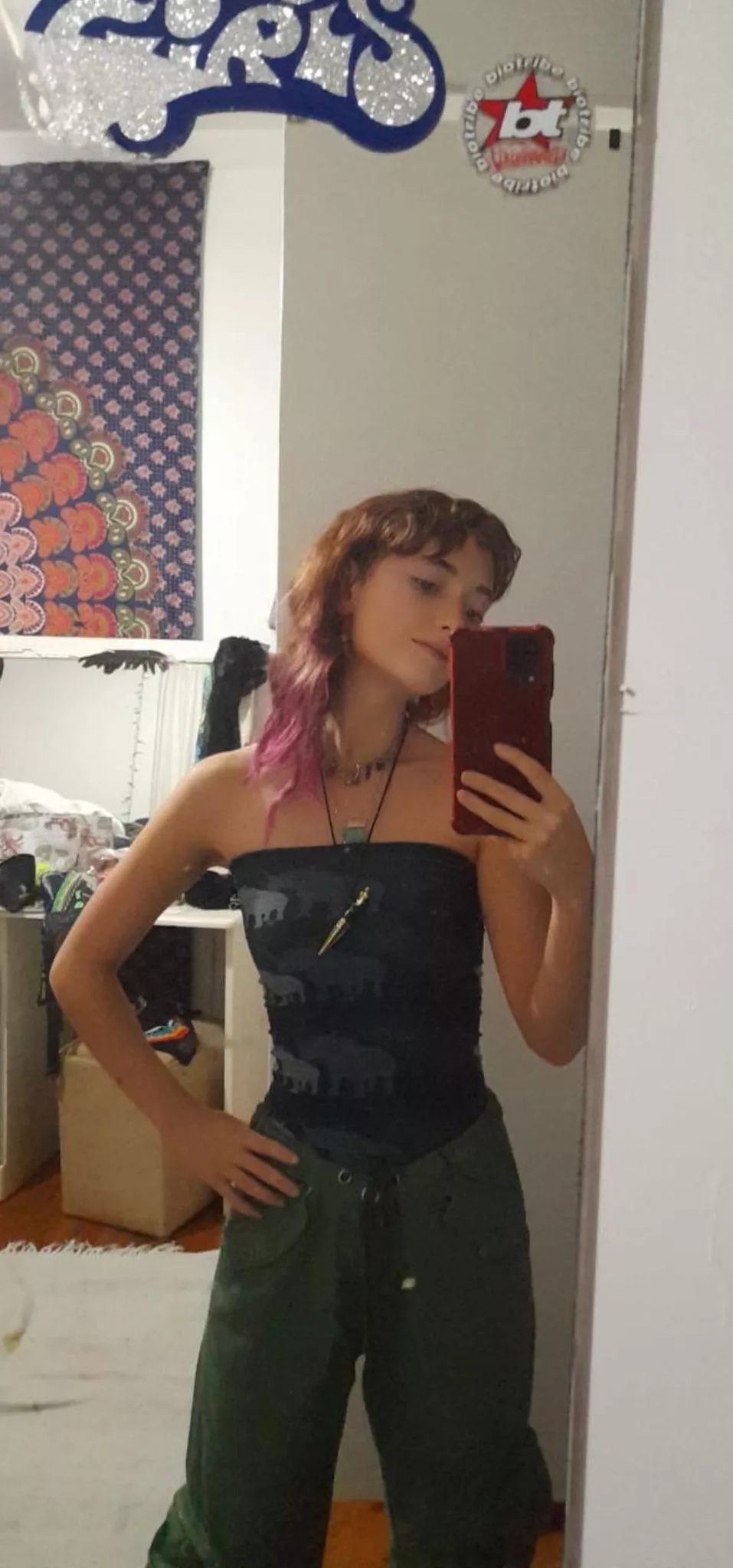 Captured my own hotness in a mirror selfie – jaw-dropping, right? F18