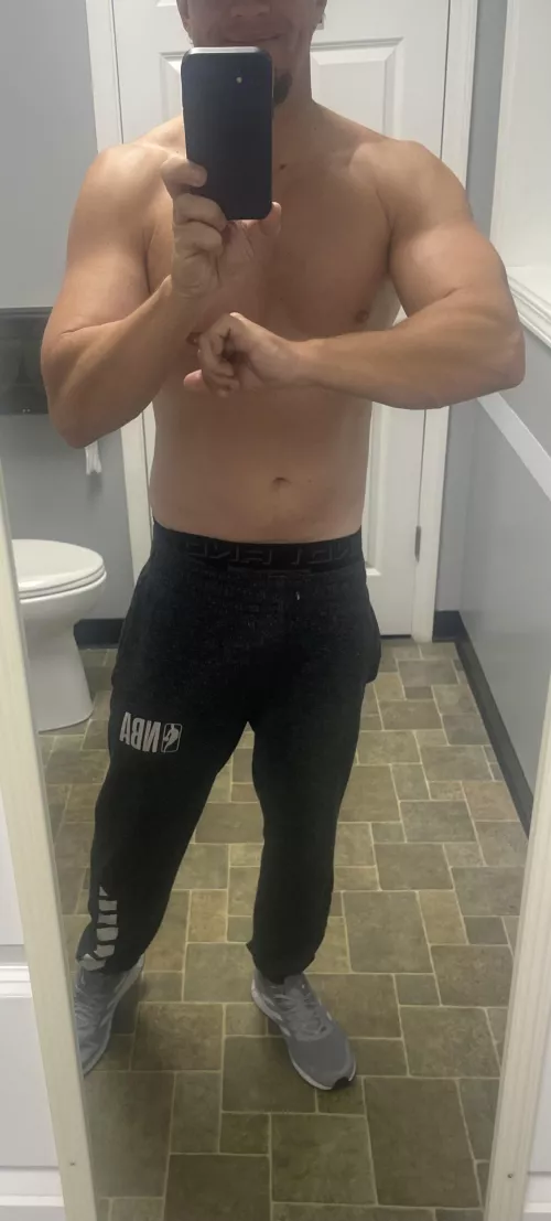 Come massage my forearms??